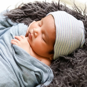 Round Top 2-Ply Newborn Hats